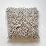 Grått kuddfodral 45x45 i fluffig akryl med mjuk textur
