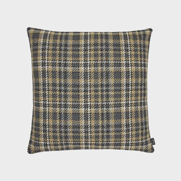 Stort rutigt Oriane kuddfodral i grått, beige, svart och dämpade ockratoner, storlek 60x60 cm.