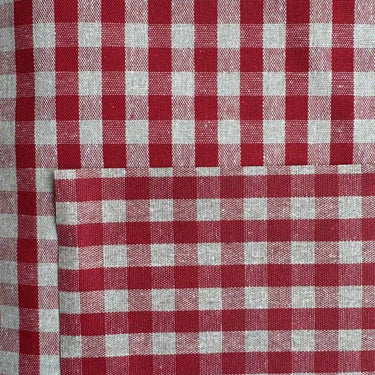 Bistro vaxduk i rött med klassiskt rutmönster och visad baksida.