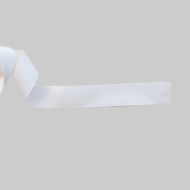 Vitt bomullsband i 4 cm bredd för hemtextilier, förstärkning och dekorativa detaljer