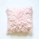 Rosa kuddfodral 45x45 i fluffig akryl med mjuk textur